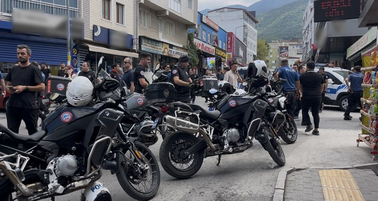 Bursada akrabaların dükkan kavgası: 1i bıçakla 6 yaralı, 4 gözaltı