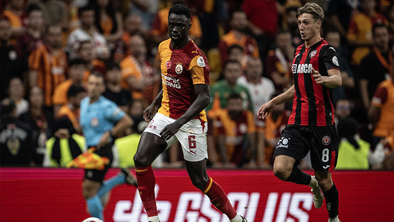 Galatasaray sezona puan kaybıyla başladı transfer ihtiyacı gündeme geldi 3 Galatasaray-Çorum FK maçı sonrası yazdılar: En az 4-5 transfer