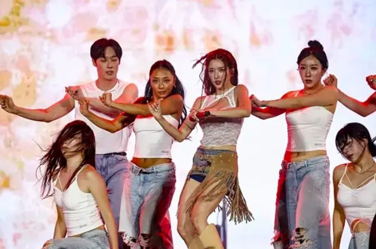 K-Pop yıldızları Kwon Eunbi ve ATEEZ İstanbul Festivali’nde sahne aldı