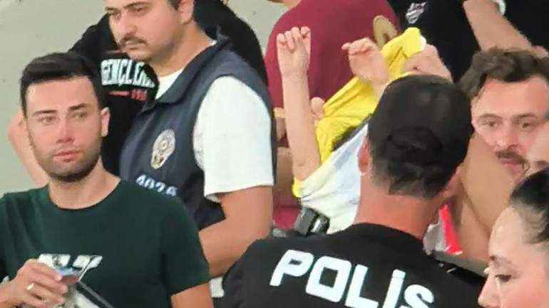 Minik taraftarın formasını zorla çıkarttıran tribün zorbasına gözaltı kararı Gençlerbirliğinden kınama geldi