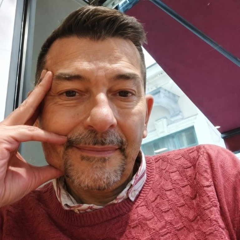 İtalyan profesör, Beyoğlundaki evinde ölü bulundu