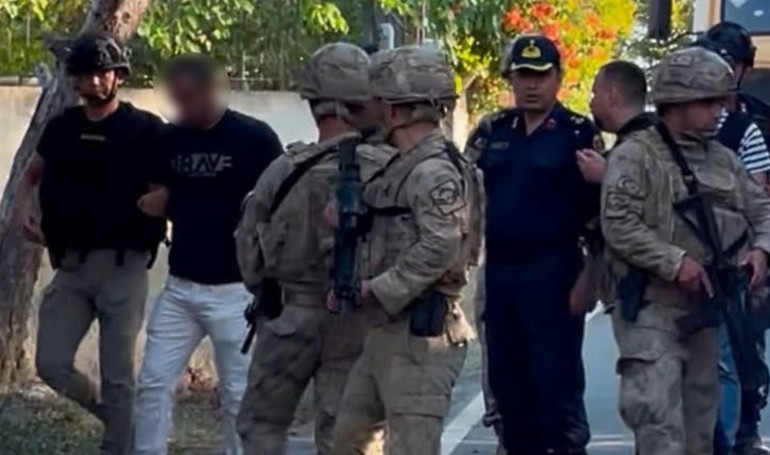 Çatalcada jandarmaya ateş açıp kendini eve kilitleyen şüpheli 4 gün sonra teslim oldu