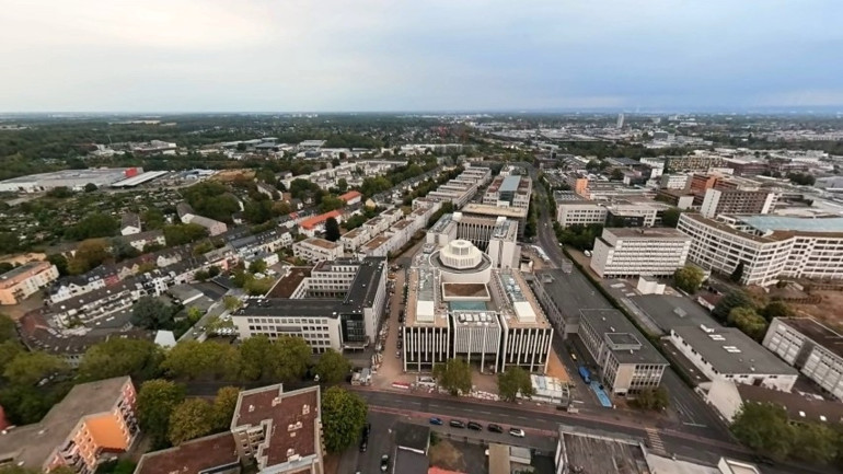 Grubun Kölnde inşa ettiği 70 milyon euroluk dev genel merkez görüntülendi