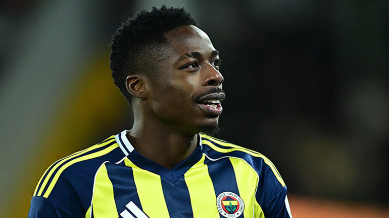 Fenerbahçede ayrılık rüzgarı sürüyor Fred ve Cherif sonrası bir veda daha