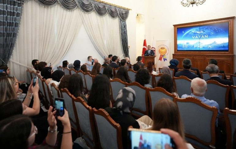 Bakan Tekin: Milli birlik, beraberlik, vatanseverlik bizim için çok önemli