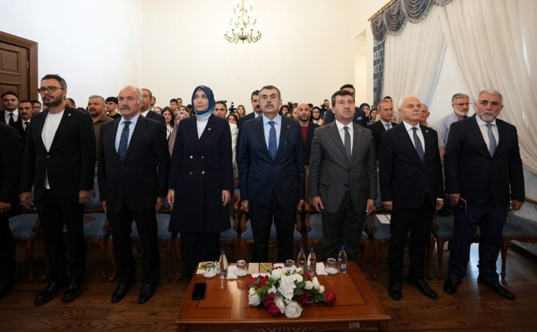 Bakan Tekin: Milli birlik, beraberlik, vatanseverlik bizim için çok önemli