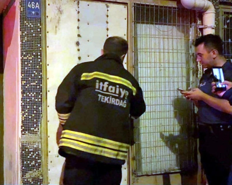 Tekirdağda arkadaş şakasıyla odasında kilitli kalan yaşlı adamı itfaiye kurtardı