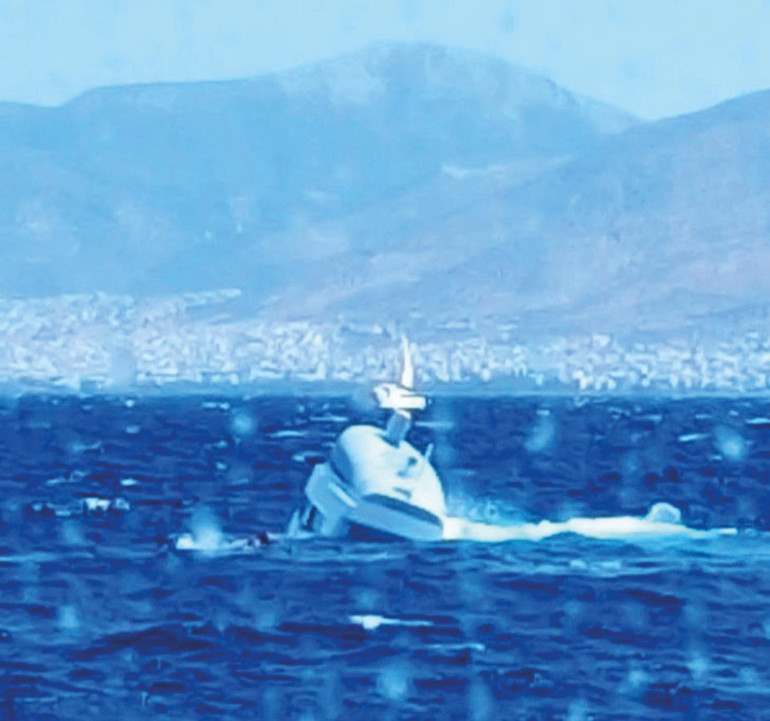 Ünlü işinsanı kurtarıldı... Komşuda Türk bayraklı gemi battı