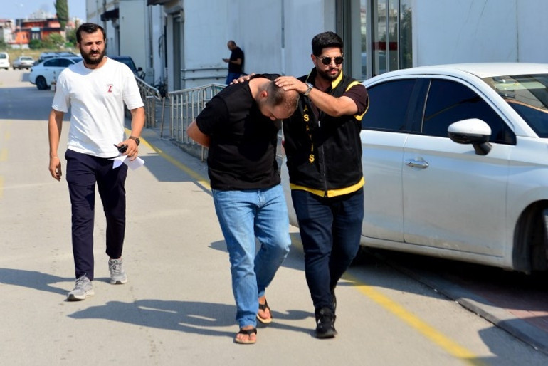 Adana’da yan baktın kavgası: Sığındığı kafede bıçaklanarak öldürüldü