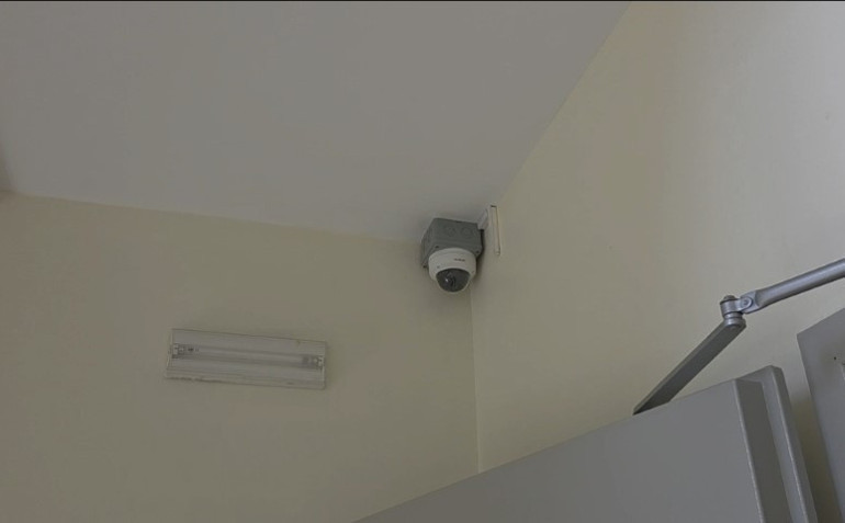 700 daireli sitede ev sahibine milyonlarca liralık şok Bazanın altında saklıyordu |Hepsini almışlar, görünce çok panik oldum