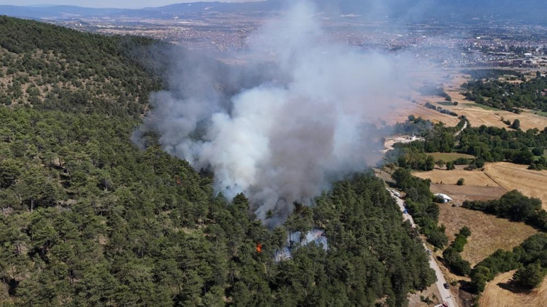  Alevlere müdahale ediliyor