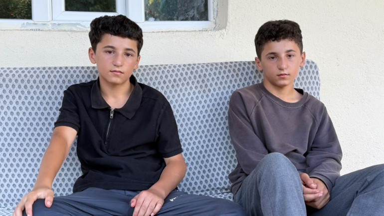  Tek odalı evde, yer minderinde ders çalışarak kazandılar