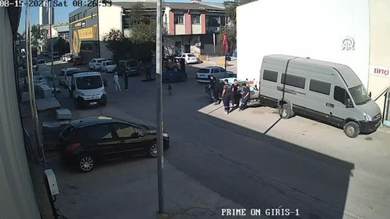 Köpekten korkan çocuk, sırt üstü düşüp hayatını kaybetti