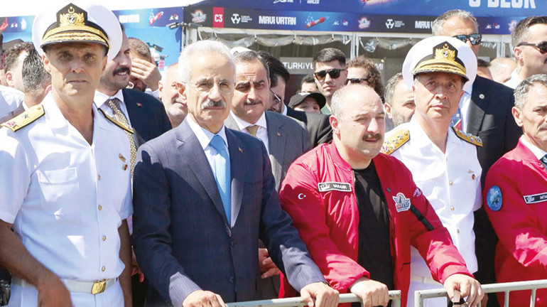Teknofest Mavi Vatan’da TCG Anadolu’ya ziyaretçi akını