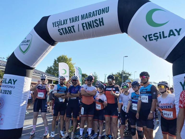 İstanbulda Yeşilay Yarı Maratonu düzenlendi
