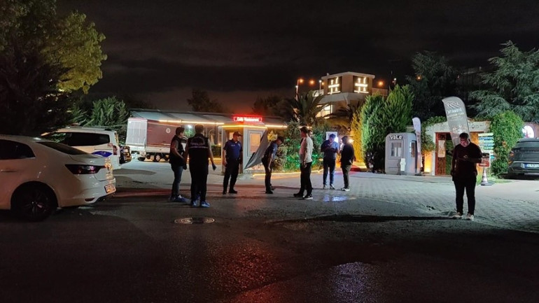 İstanbulda kafeye düzenlenen silahlı baskında ölü sayısı 2ye yükseldi