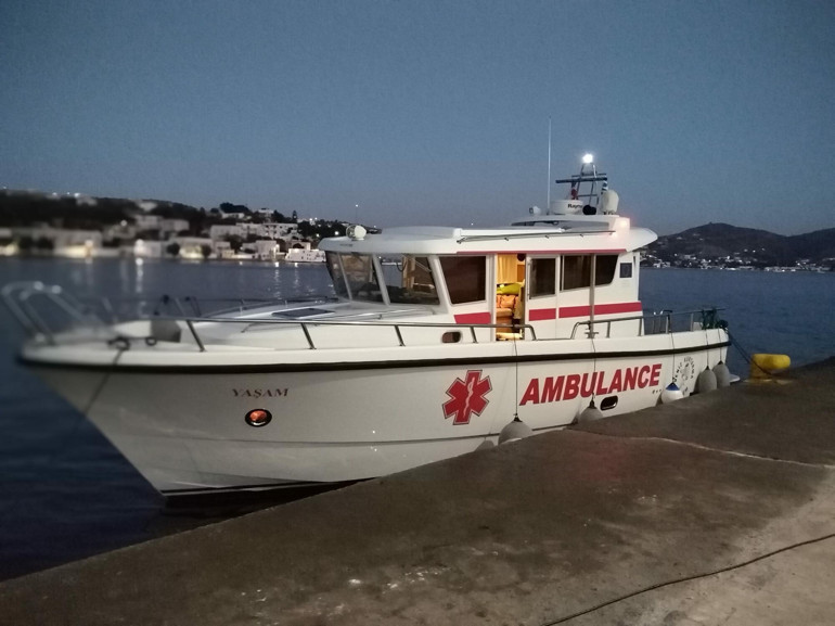 Lerosta rahatsızlanan 14 yaşındaki Türk genci deniz ambulansıyla Bodruma getirildi