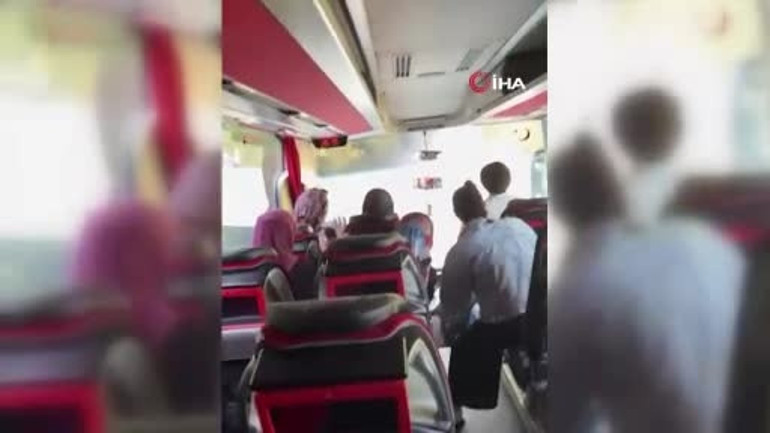 Balataları yanan kamyonu dereye sürerek kurtardı