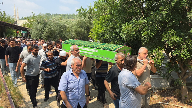 Denizde akıntıya kapılıp boğulan 16 yaşındaki Kerem Can son yolculuğuna uğurlandı