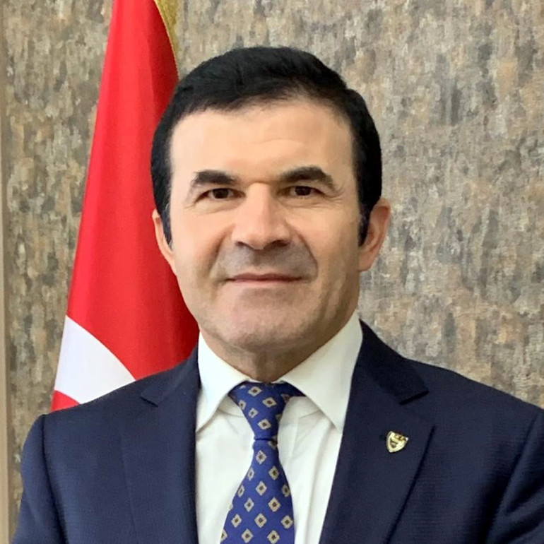 Kırklarelide hastalanıp acilde sıraya giren vali yardımcısı gözlemlerini paylaştı