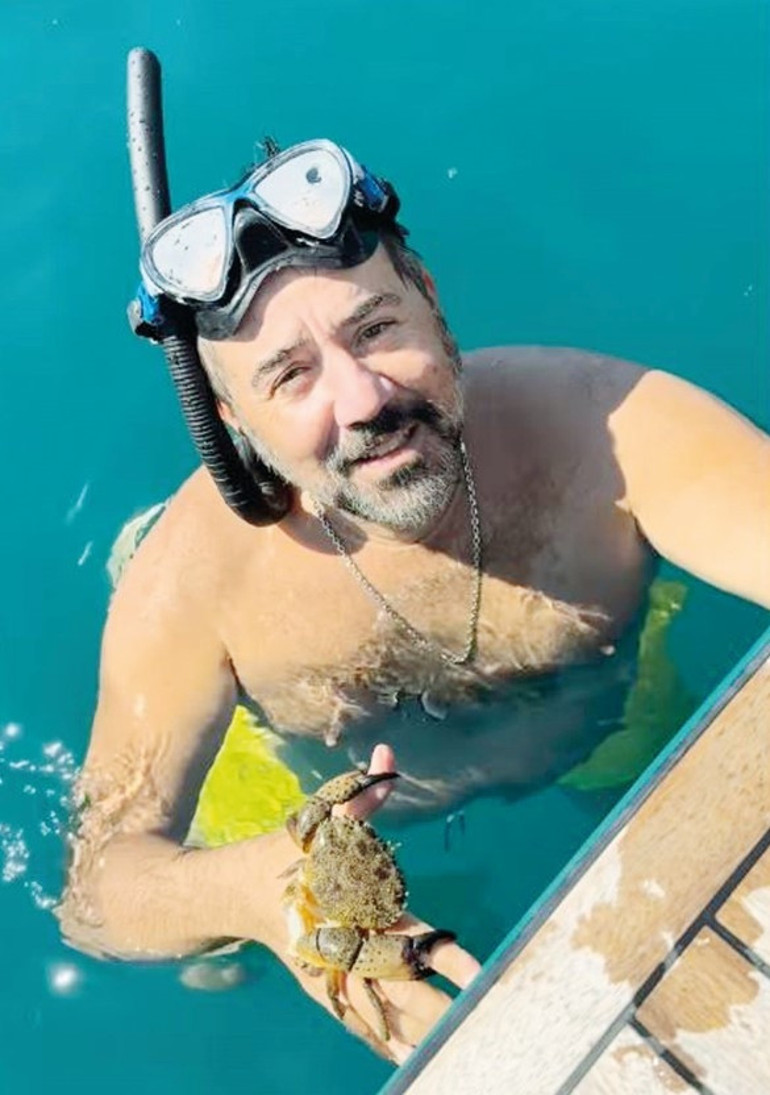 Yengeçleri anlattı