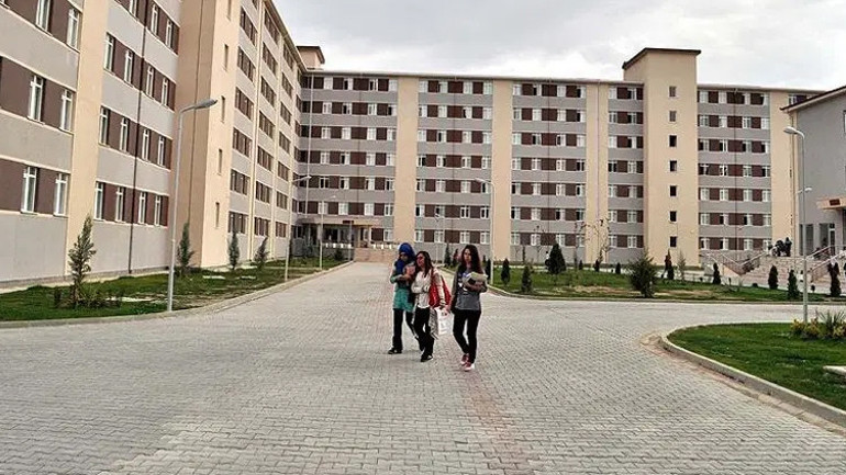 Bakan Bak duyurdu KYK yurt başvuruları başladı