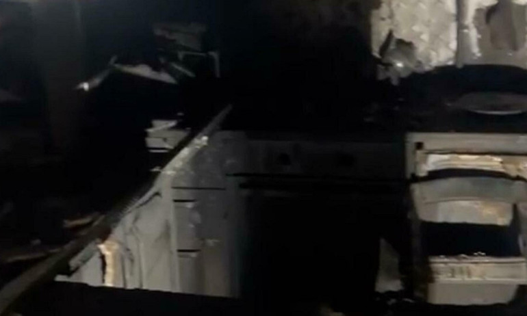 Eşini mutfağa kilitleyip evi yakmış