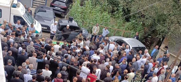 Irmakta boğulma tehlikesi geçiren 12 yaşındaki Mehmet Emin, yaşam mücadelesini kaybetti