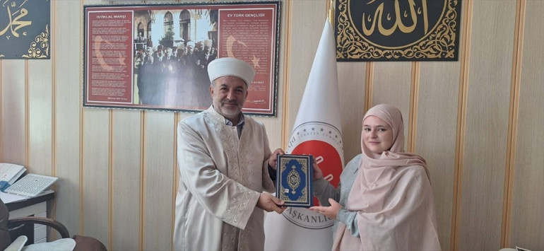 Fransız kadın, Afyonkarahisarda Müslüman olup ismini değiştirdi