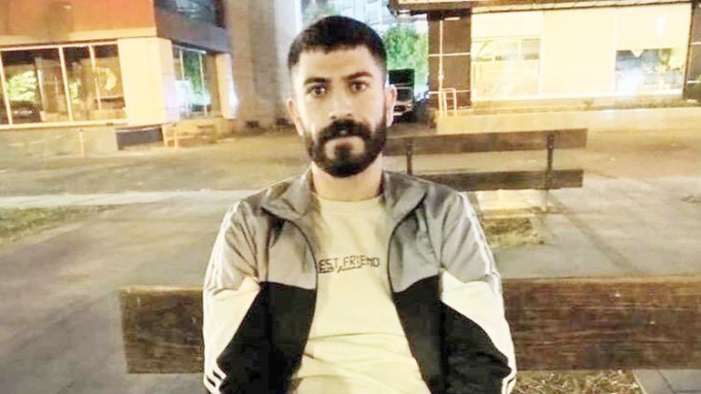 Kan donduran iddia kocasını kilitleyip evi ateşe verdi
