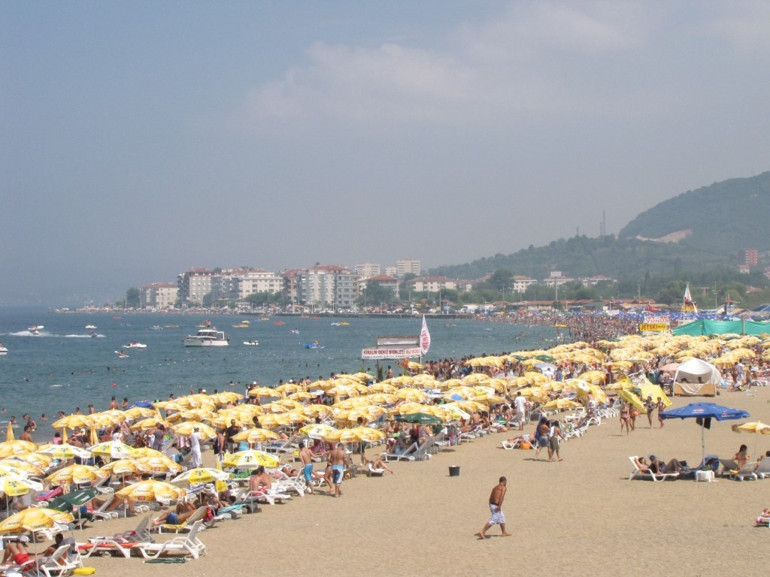 İstanbula en yakın tatil yerlerinden biri | 40 bin olan nüfusu yazın 400 bine çıkıyor
