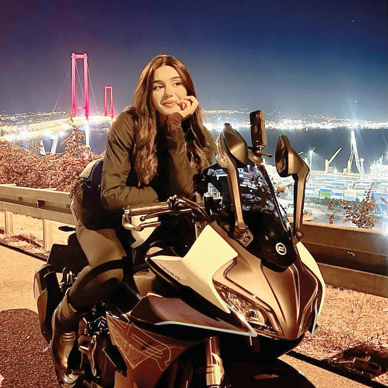 O yollar pist değil