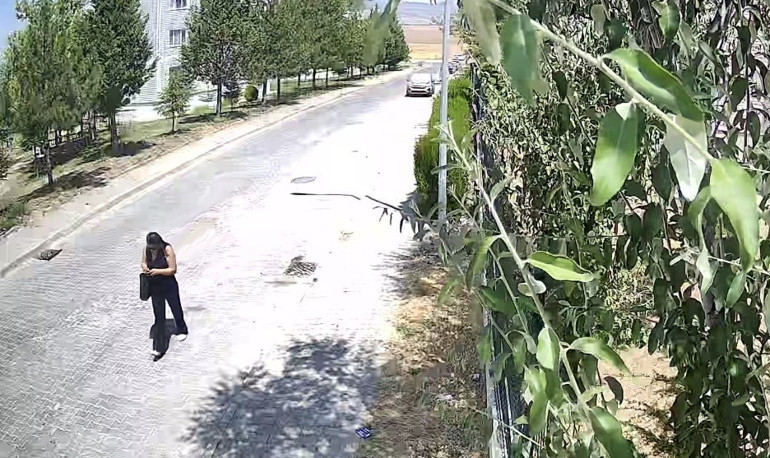 8 yaşındaki çocuk, tek bir sözüyle dolandırıcıyı apar topar kaçırdı