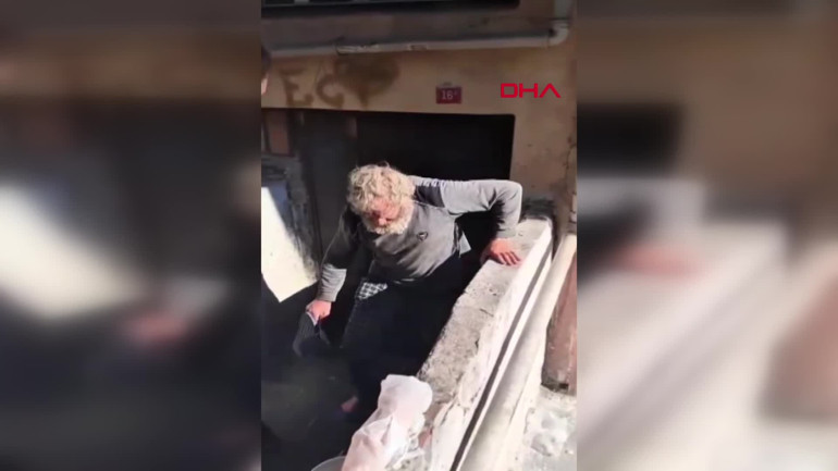 Yaşlı adamın kimliği şaşırttı | Yardımsever kadın el uzattı