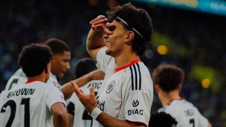 Fenerbahçe görüşmelere başladı Galatasaraya çalım, rekor transfer
