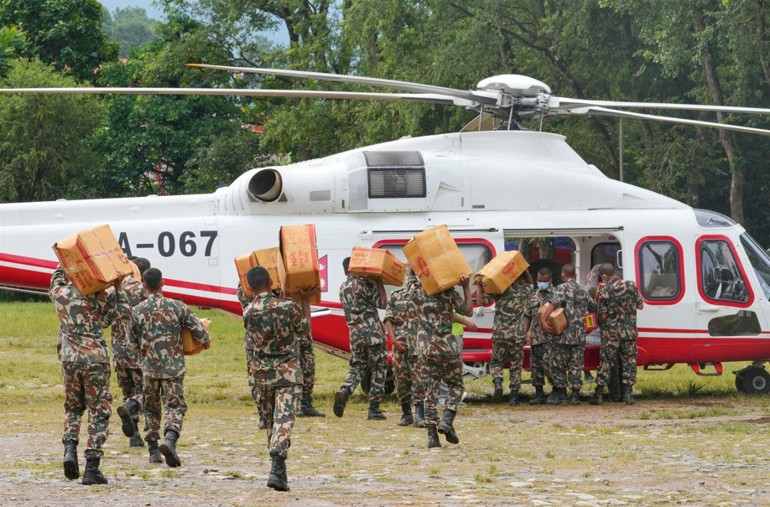 Nepaldeki felakette korkunç tablo Ekipler dehşete düştü... Her şeyi yutan dev bir canavar gibiydi
