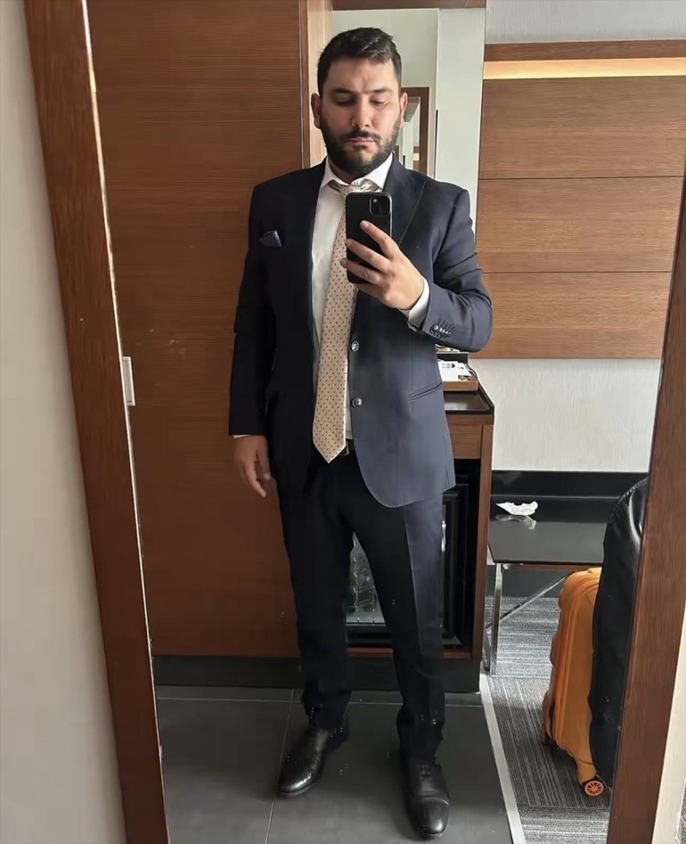 Eski eşi silah sesi duyunca ekiplere haber verdi Yazar Murat Koparan, villasında başından vurulmuş halde ölü bulundu