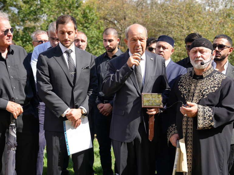 Münir Hasan Tatar Londra’da son yolculuğuna uğurlandı