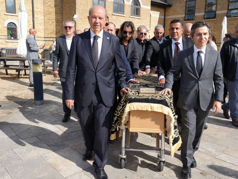 Münir Hasan Tatar Londra’da son yolculuğuna uğurlandı
