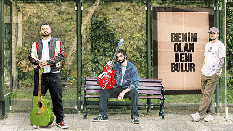 Şarkıcı oldu