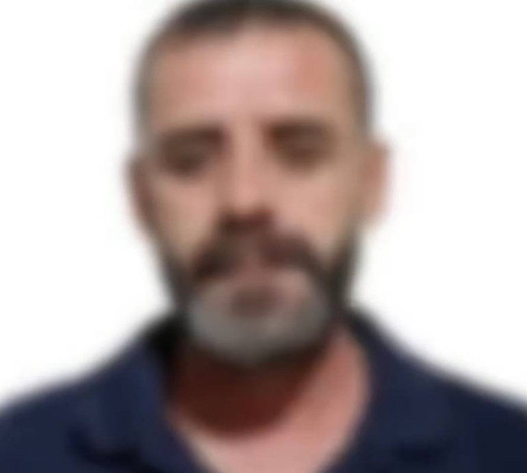  Kendisini yumruklayan market çalışanını bıçakladı