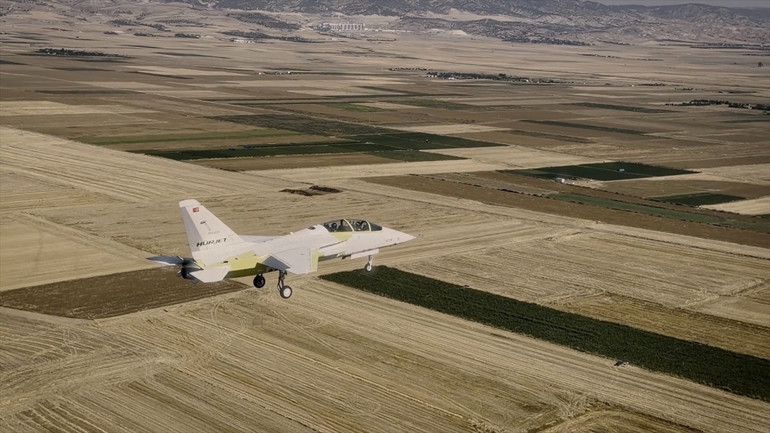 30 Ağustos’ta gururlandıran uçuş İlk HÜRJET gökyüzünde