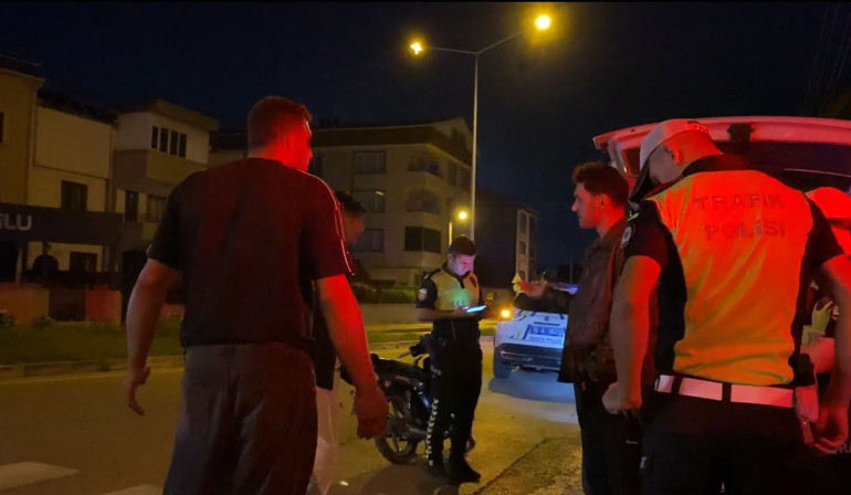  Cezayı duyunca motosikletini bırakıp yaya olarak uzaklaştı