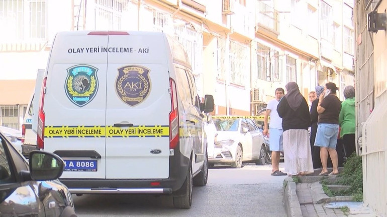  Eşini ve kızını tabancayla vurup intihar etti