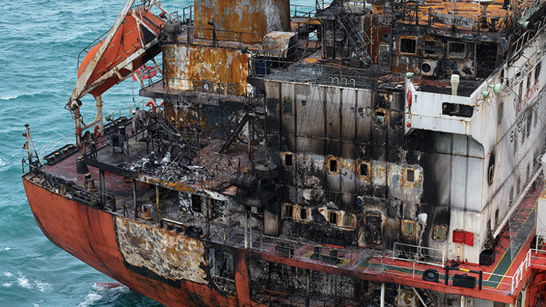 İHA saldırısına uğrayan tanker Samsunda karaya oturdu