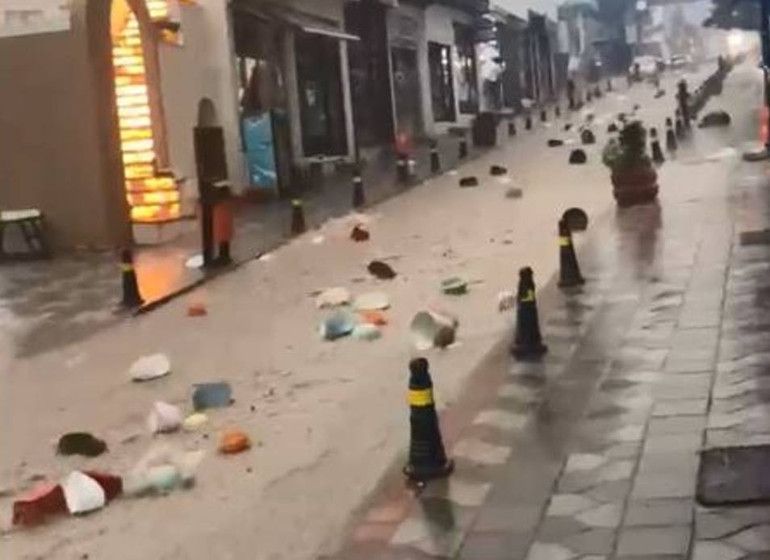  Kanalizasyon hatları taştı