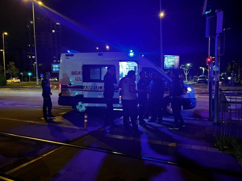 Kayseri’de silahla vurulan 14 yaşındaki çocuk tramvaya bindi Görenler telefona sarıldı