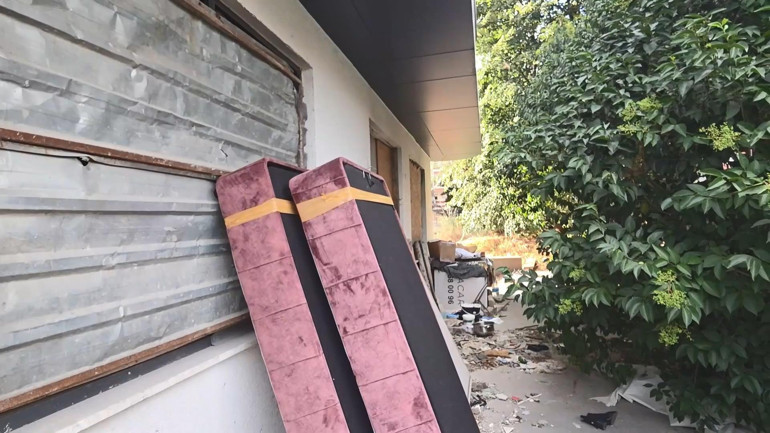 Bahçelievlerde hırsızlık için girdikleri boş binanın asansör boşluğunda 3 aylık ceset buldular