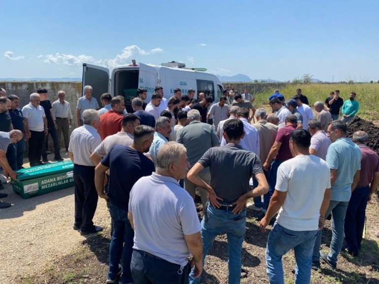 3 çocuk annesi Asya’ya son veda Eski eşi sokak ortasında katletmişti