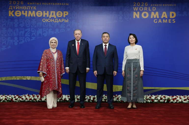 Cumhurbaşkanı Erdoğan Kırgızistanda | Kalacağı otele bu pankartı astılar